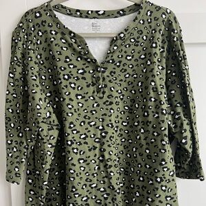 Leopard 3/4 Length Sleeve Green top